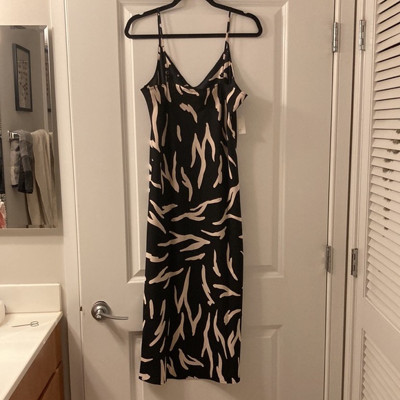 Daily Ritual Black Print Dress - Picture 2 of 6